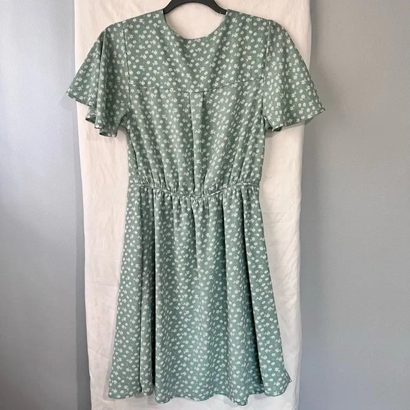 Monteau Casual Green Floral Print Front Tie Sundress in Women’s Size Medium - Picture 5 of 5